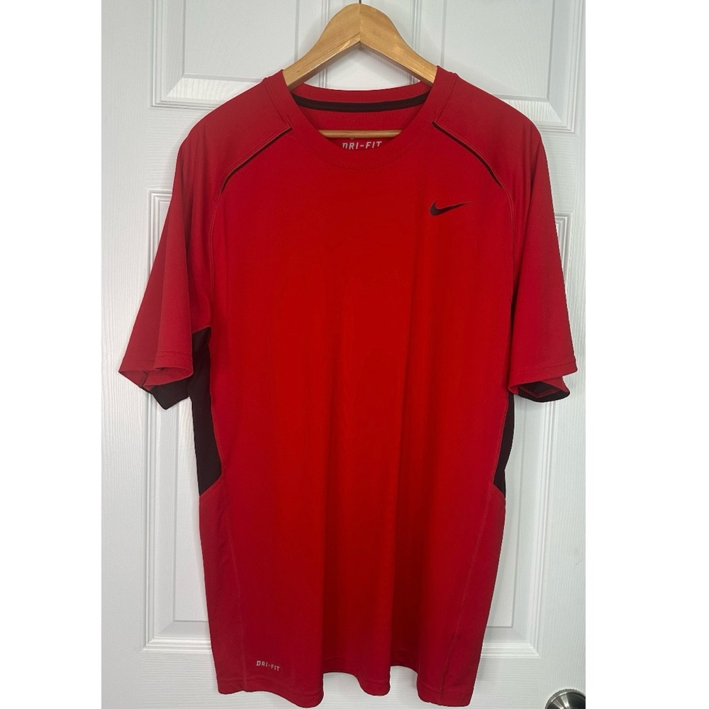 🌸NIKE* Men's Short Sleeve Shirt